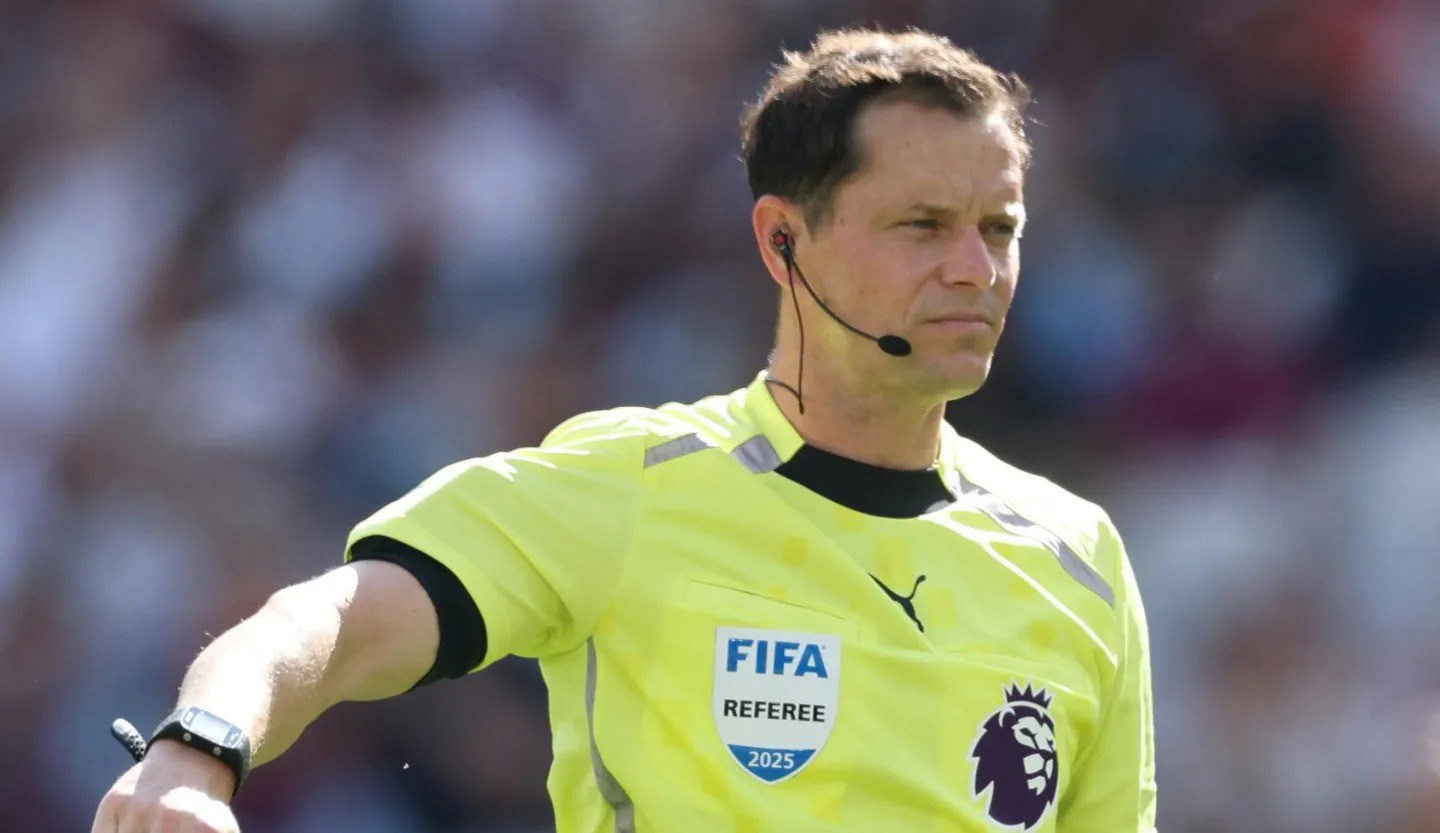 曼联财报：巨额亏损与争夺欧战资格的挑战